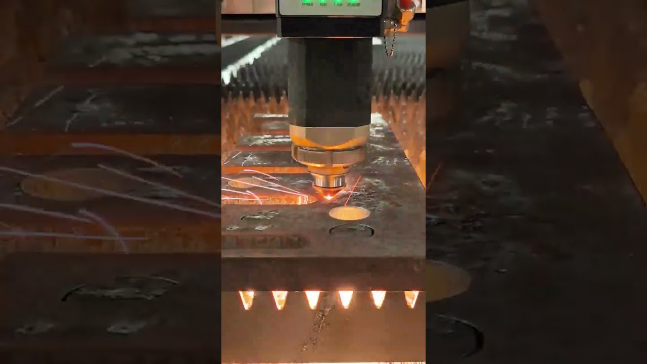 Fiber Laser Cutting Machine Cutting Thick Carbon Steel Plate