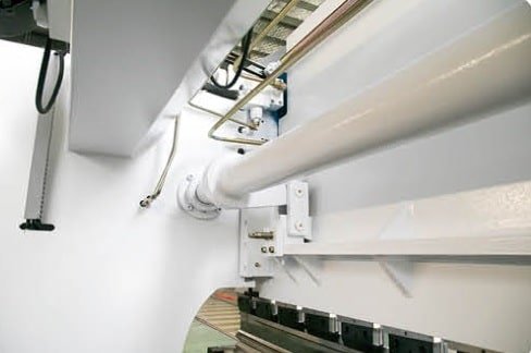 Mechanical torsion shaft structure for press brake torque synchronization