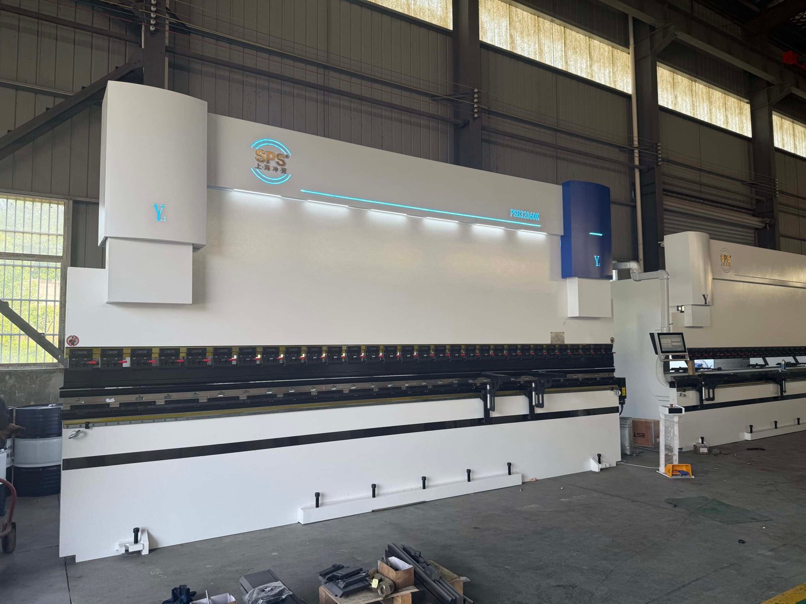 CNC press brake machine for sheet metal bending applications