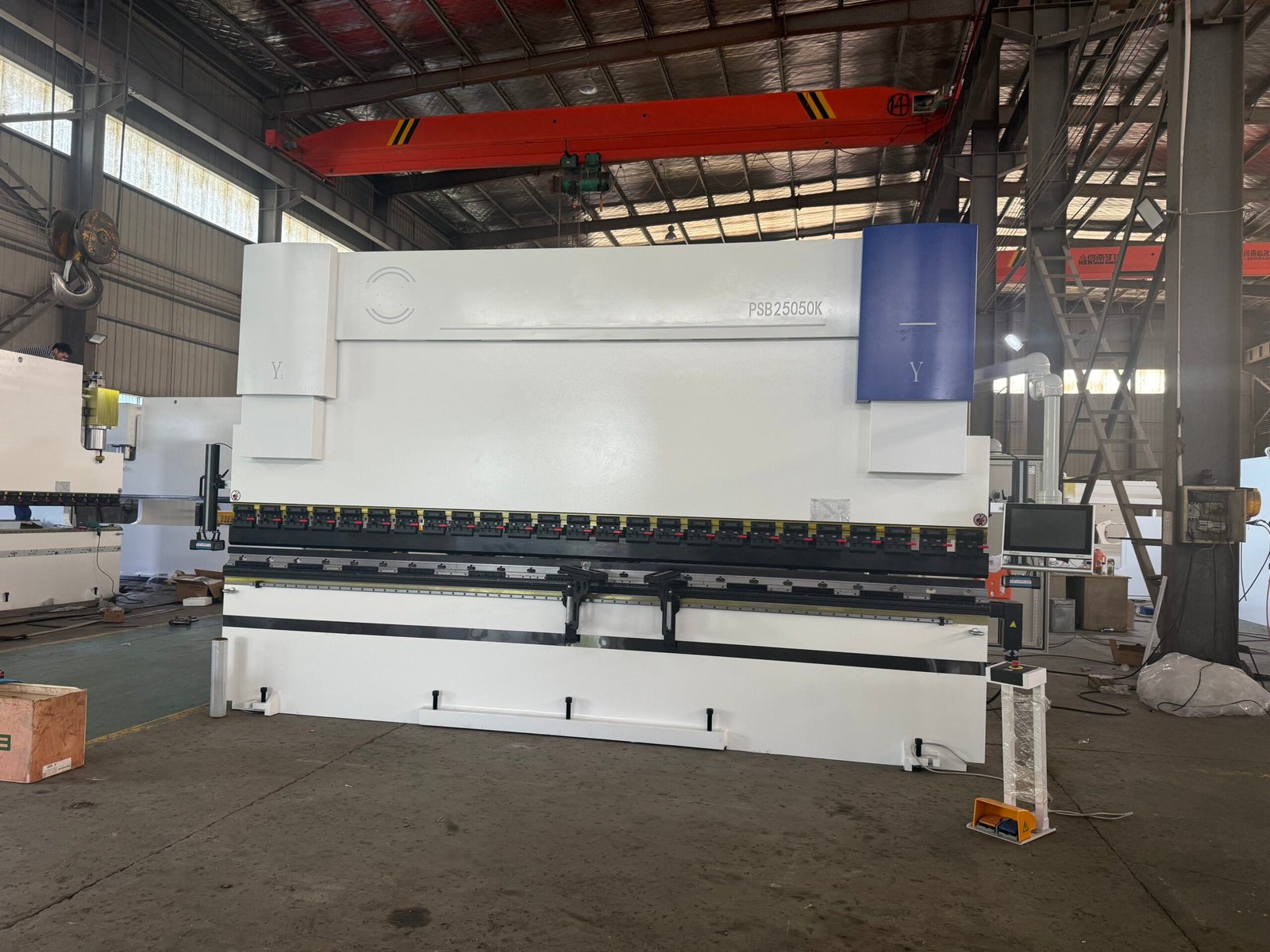 Servo CNC press brake machine with Y1 and Y2 synchronization system