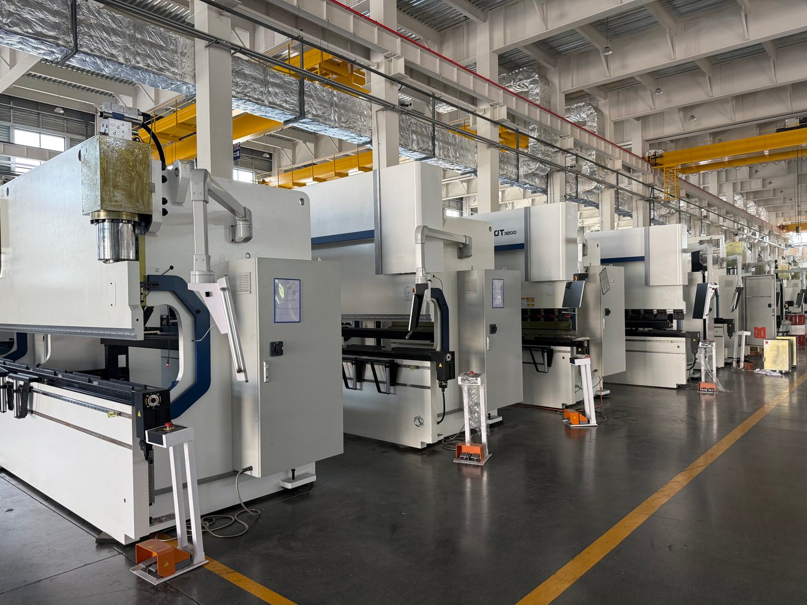 high precision CNC press brake machine for accurate metal bending