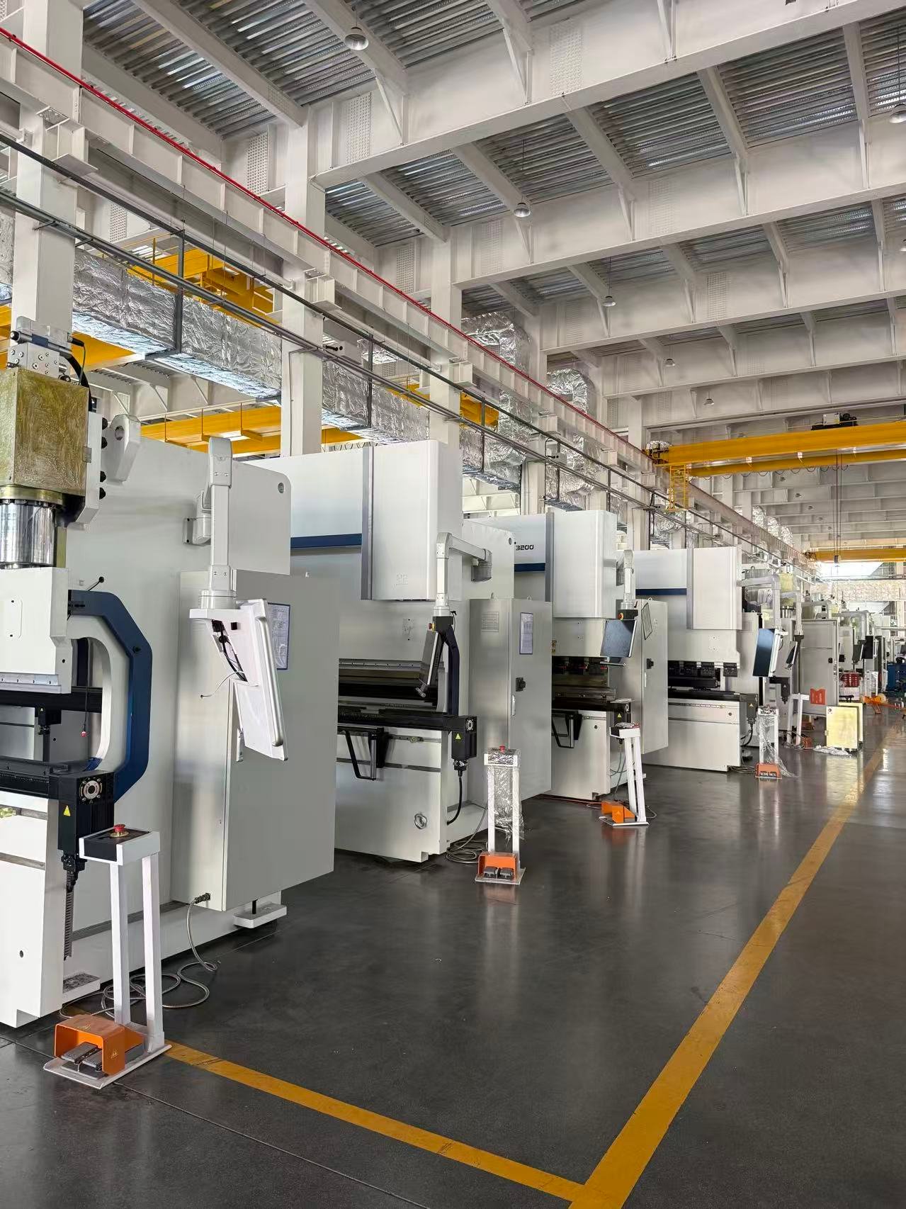 Press brake manufacturing workshop for stainless steel bending production