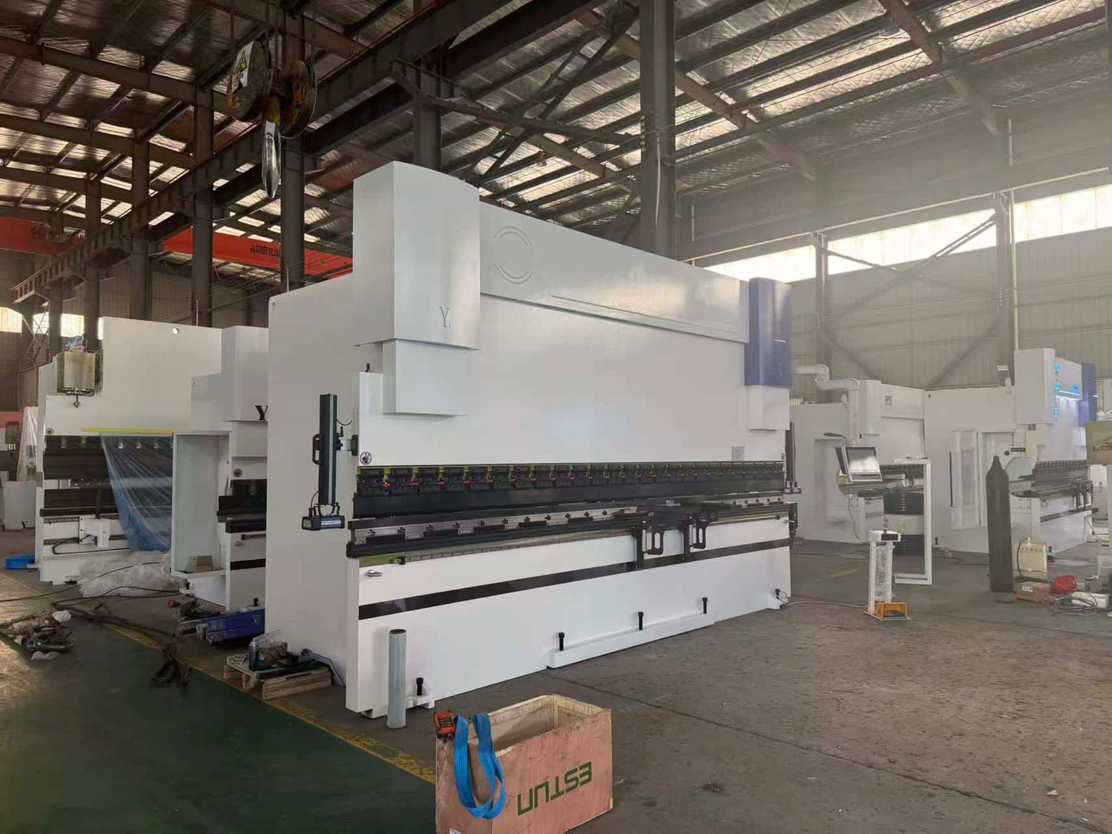 Electro hydraulic synchronous CNC press brake machine for precision sheet metal bending