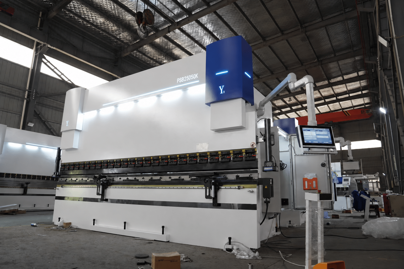 CNC press brake for flexible sheet metal bending