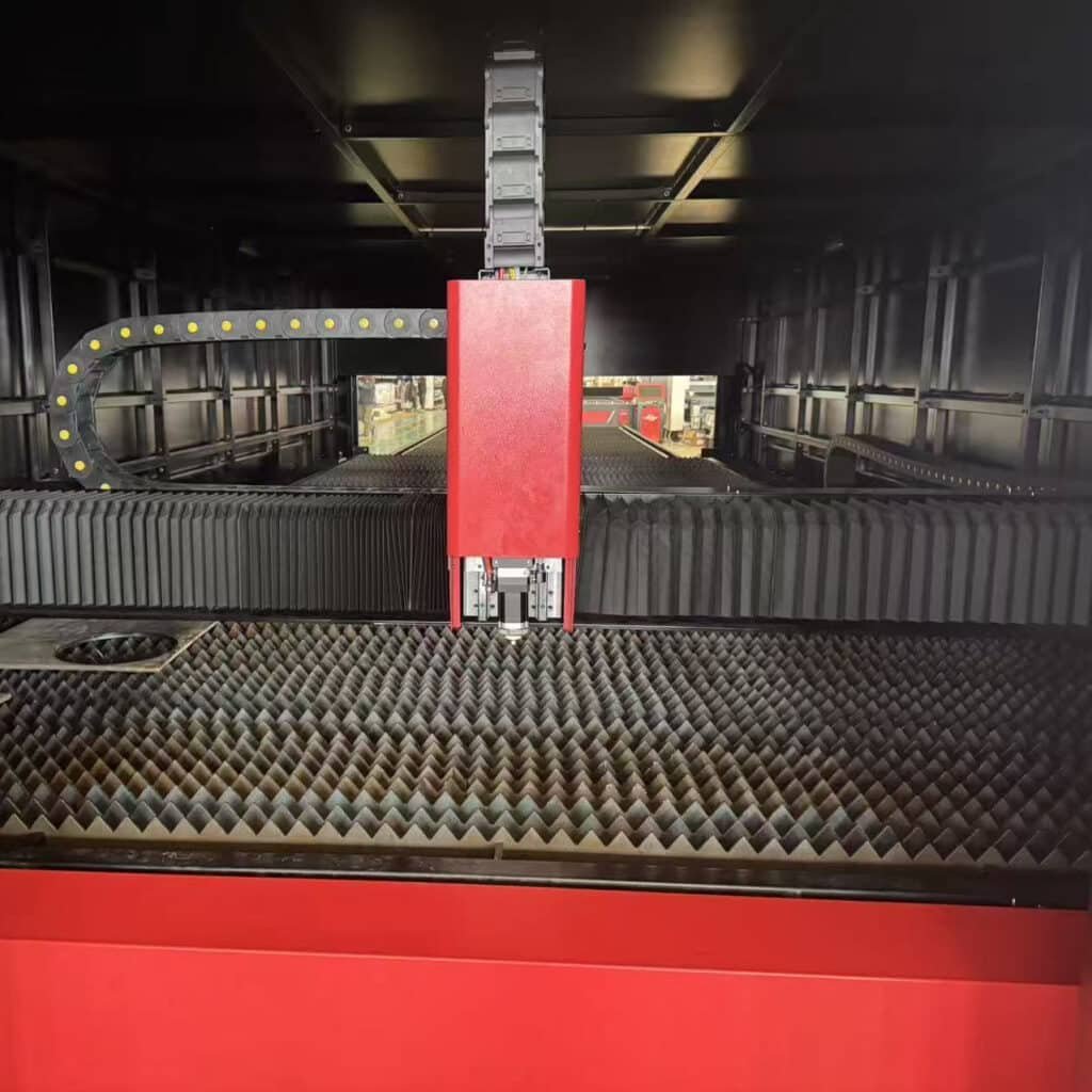 Fiber laser cutting machine for sheet metal fabrication