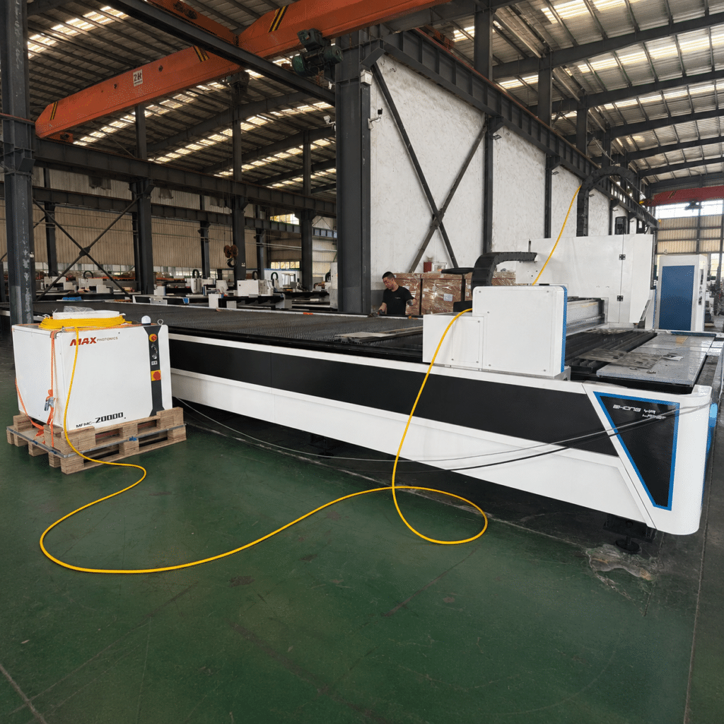 Laser cutting machine for sheet metal cutting
