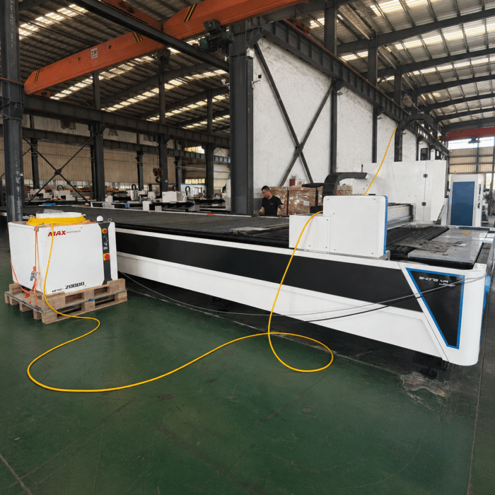 Laser cutting machine for sheet metal cutting