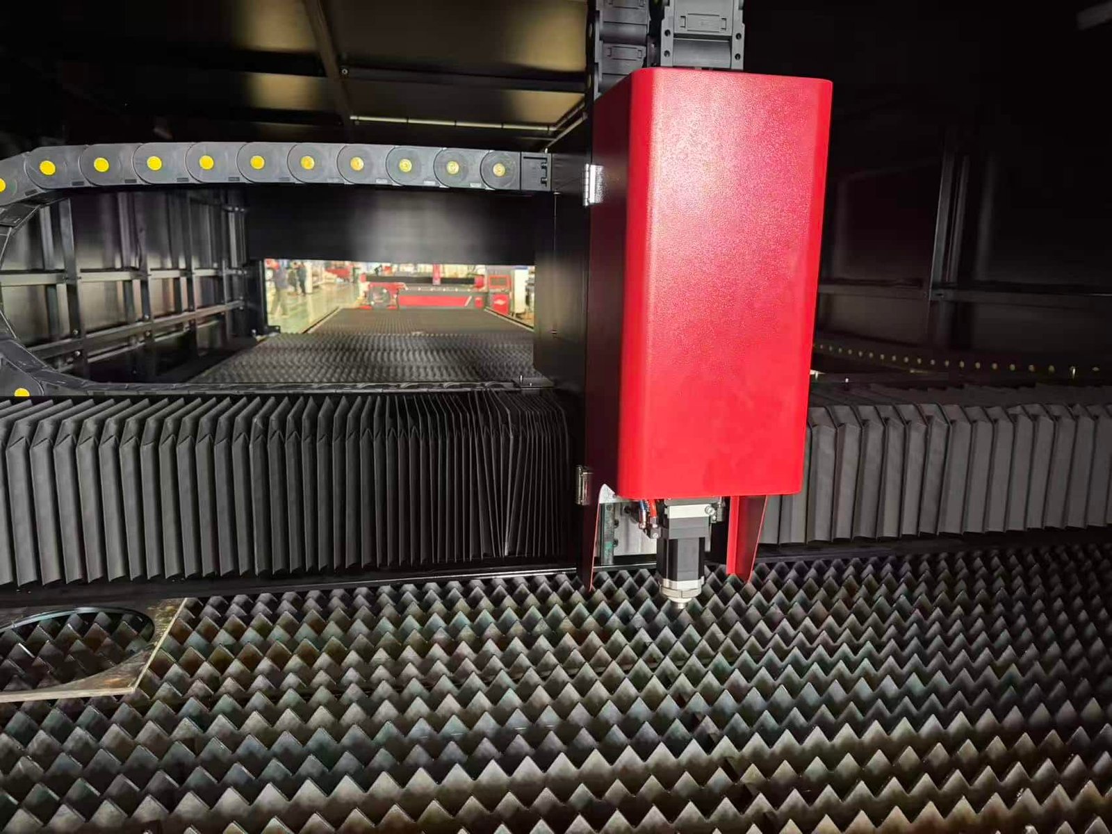fiber laser cutting machine metal cutting process