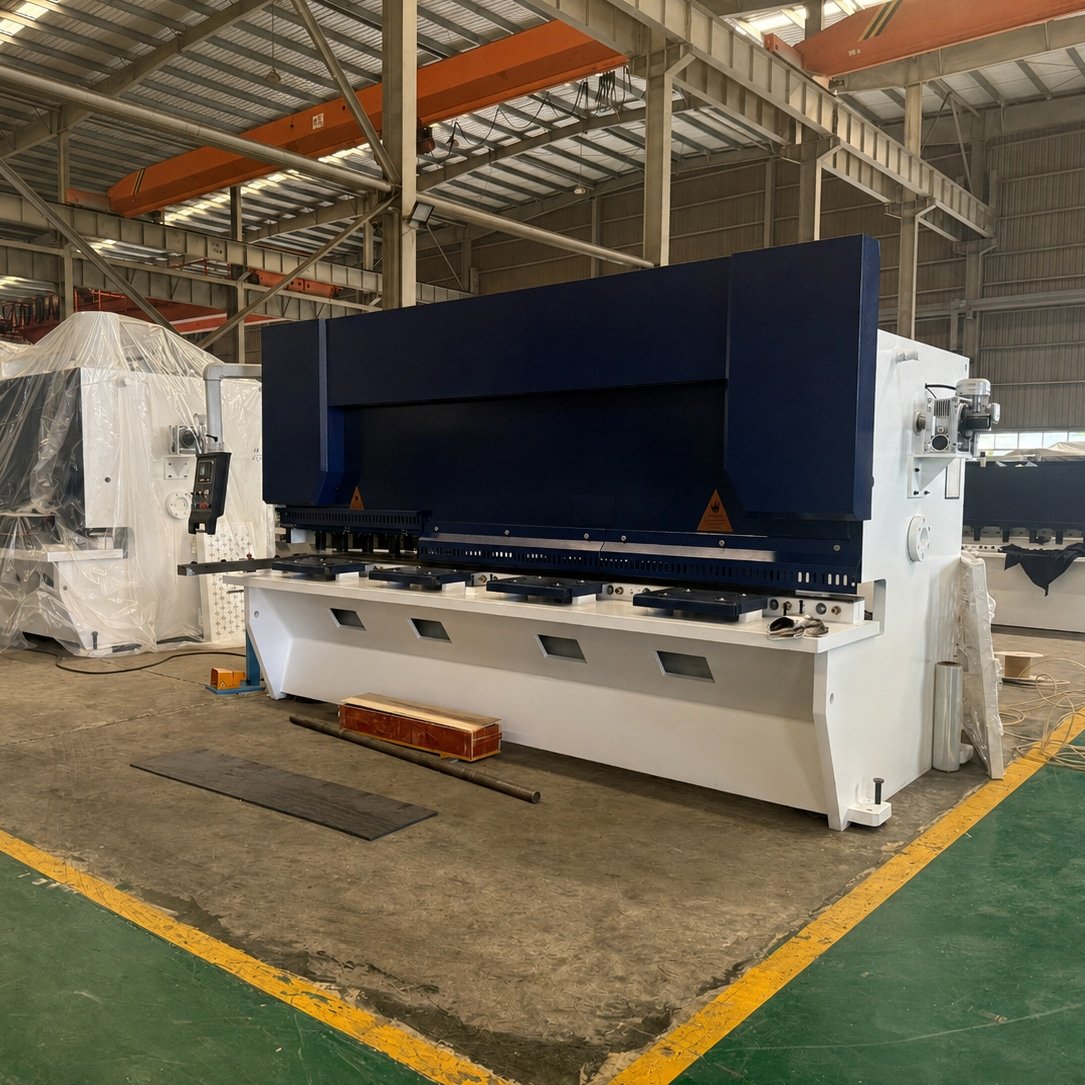 Hydraulic Shearing Machine for sheet metal cutting in factory