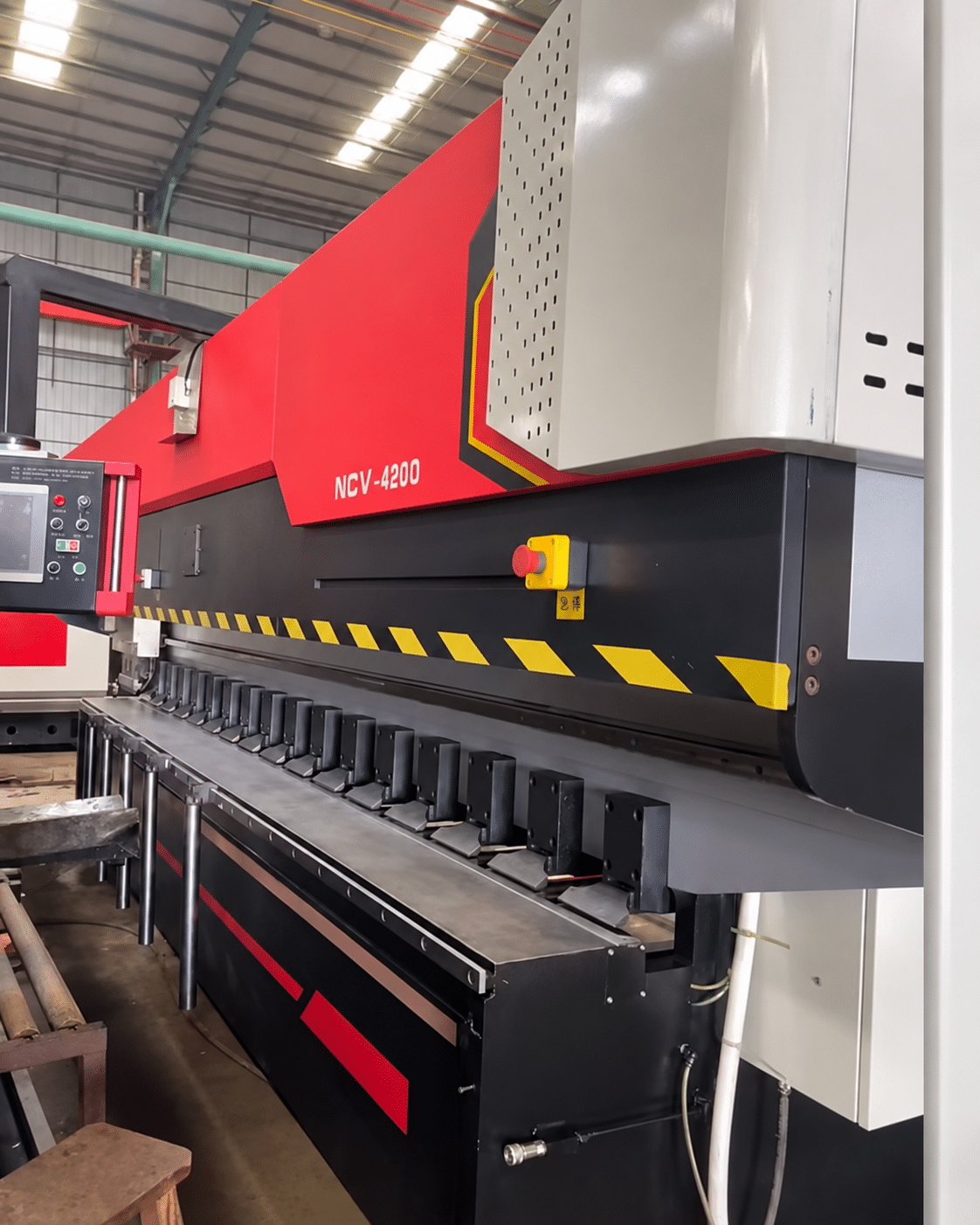 vertical V grooving machine for sheet metal processing